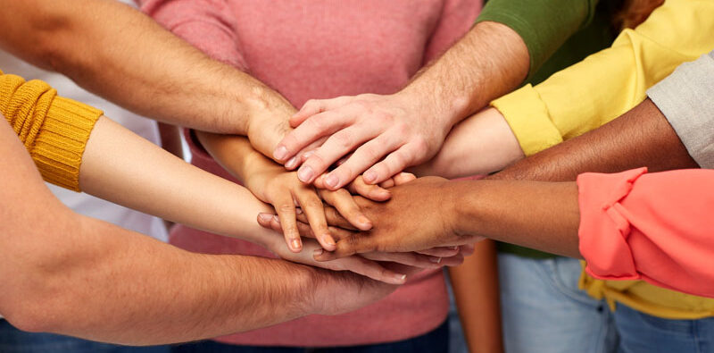 banner-people-hands